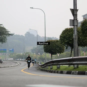 Runner Photo 7035857