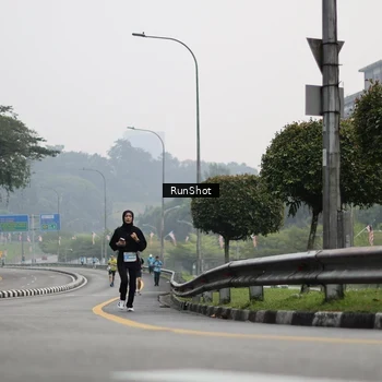 Runner Photo 7035860