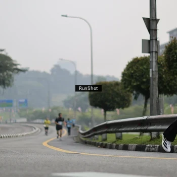 Runner Photo 7035863
