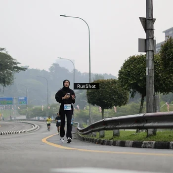 Runner Photo 7035867