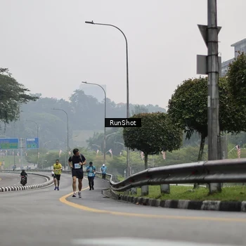 Runner Photo 7035869