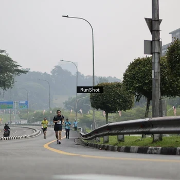 Runner Photo 7035870