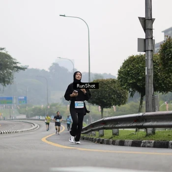 Runner Photo 7035871