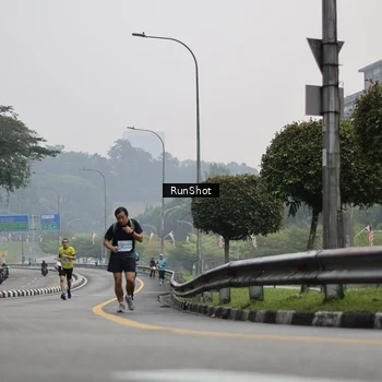 Runner Photo 7035873