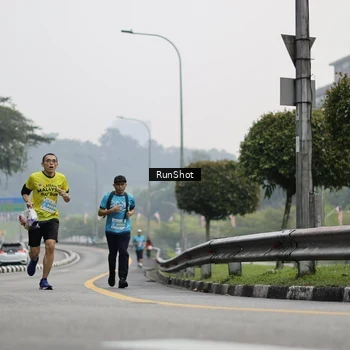 Runner Photo 7035877