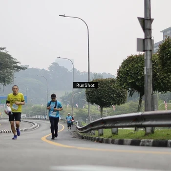 Runner Photo 7035879