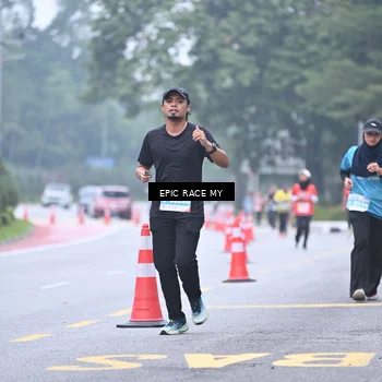 Runner Photo 7035880