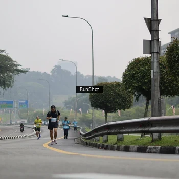 Runner Photo 7035881