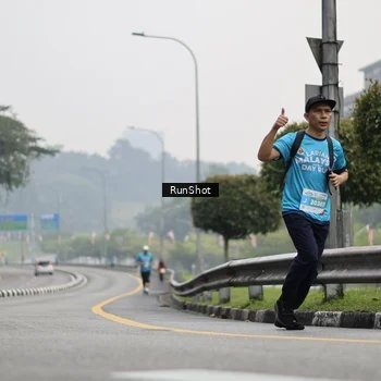 Runner Photo 7035884