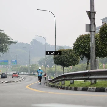 Runner Photo 7035890