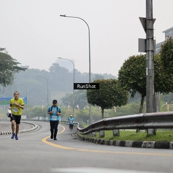 Runner Photo 7035901
