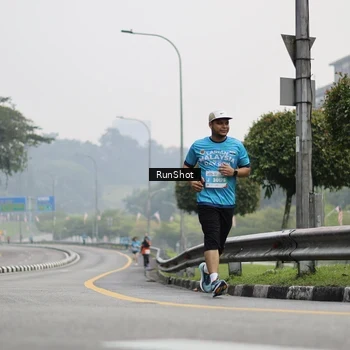 Runner Photo 7035904