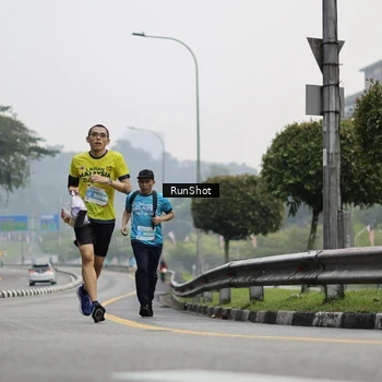 Runner Photo 7035916