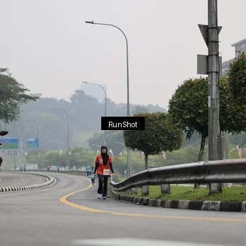 Runner Photo 7035937