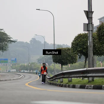 Runner Photo 7035944