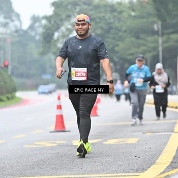 Runner Photo 7036003