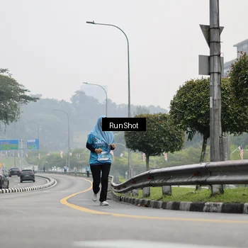 Runner Photo 7036005