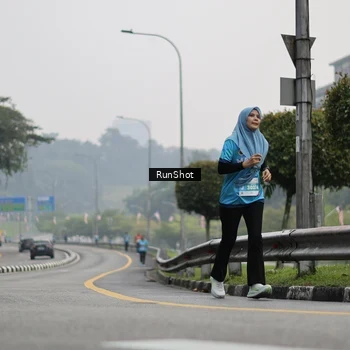 Runner Photo 7036007