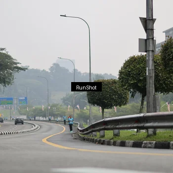 Runner Photo 7036009