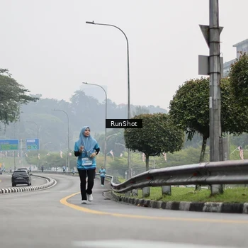 Runner Photo 7036016