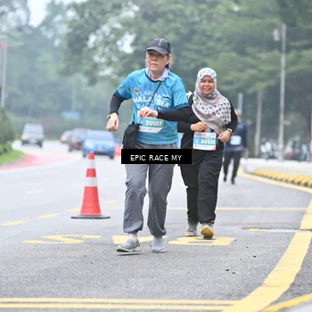 Runner Photo 7036018