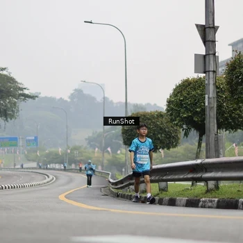Runner Photo 7036043