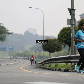Runner Photo 7036046
