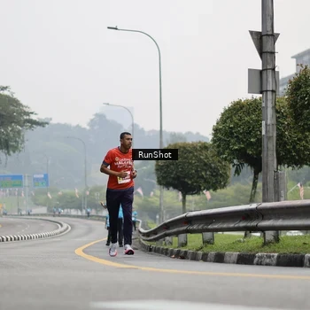 Runner Photo 7036051