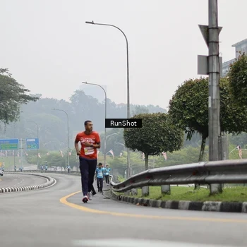 Runner Photo 7036052
