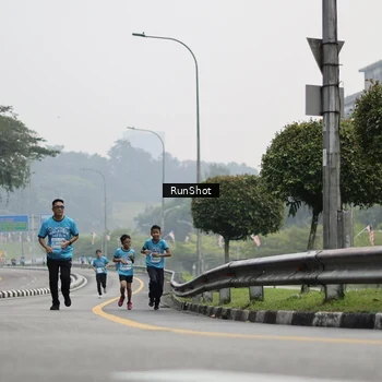 Runner Photo 7036069