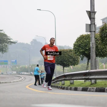 Runner Photo 7036072
