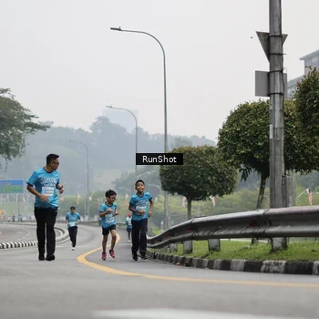 Runner Photo 7036077
