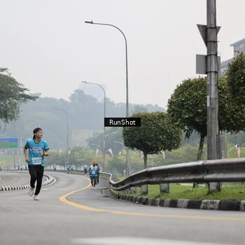 Runner Photo 7036078