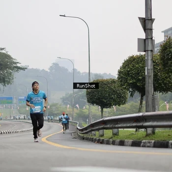 Runner Photo 7036079