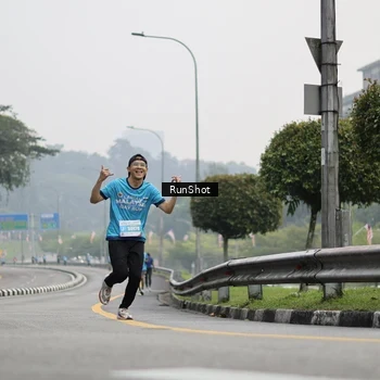 Runner Photo 7036081