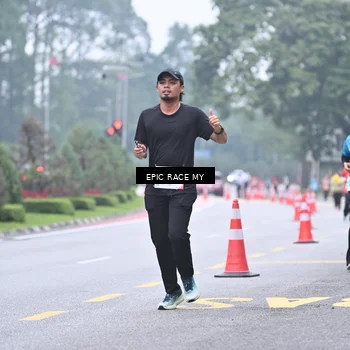 Runner Photo 7036083