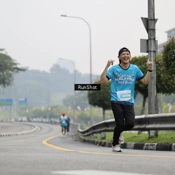 Runner Photo 7036088