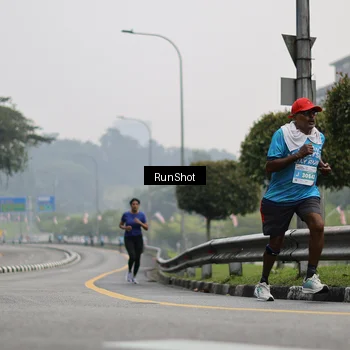 Runner Photo 7036095