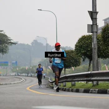 Runner Photo 7036100