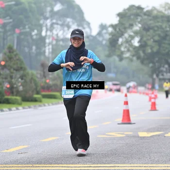 Runner Photo 7036103