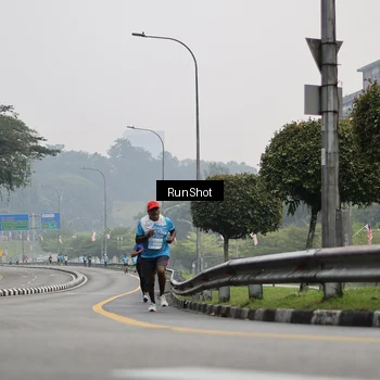 Runner Photo 7036105