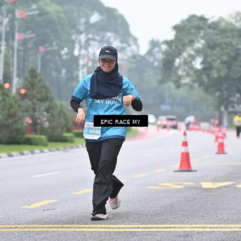 Runner Photo 7036108