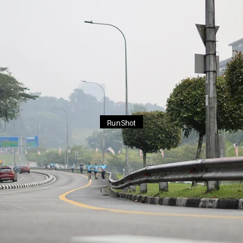 Runner Photo 7036111