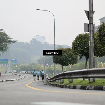 Runner Photo 7036121
