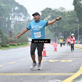 Runner Photo 7036124