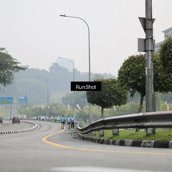 Runner Photo 7036128