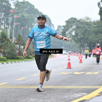 Runner Photo 7036131