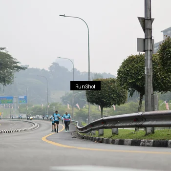 Runner Photo 7036137