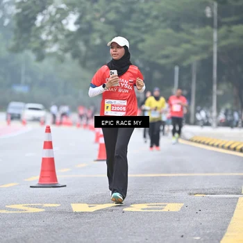 Runner Photo 7036143