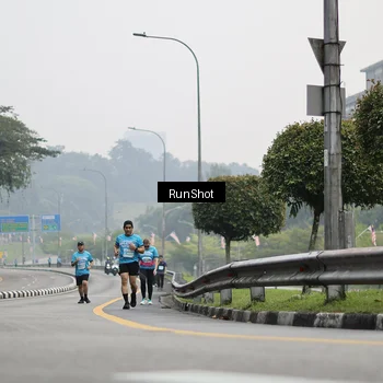 Runner Photo 7036151